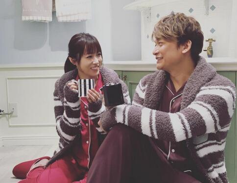 香取慎吾晒与深田恭子合照 网友赞像新婚夫妇