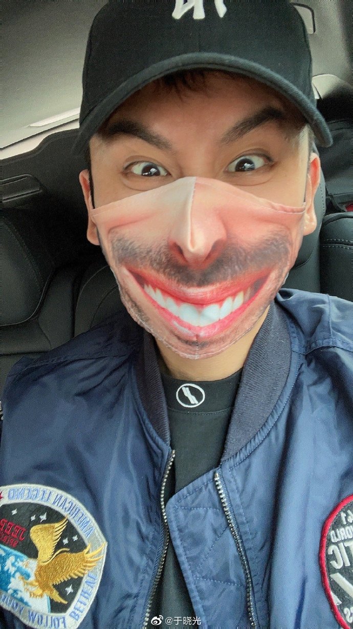 于晓光哂“络腮胡”照 坦言自己不太适合这造型!