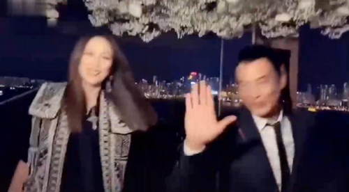任达华和老婆合体跳舞 手部动作灵活已看不出伤痕