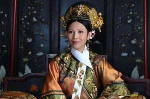 《甄嬛传》导演一眼看中的“皇后”,因片酬而拒演,后悔了7年!